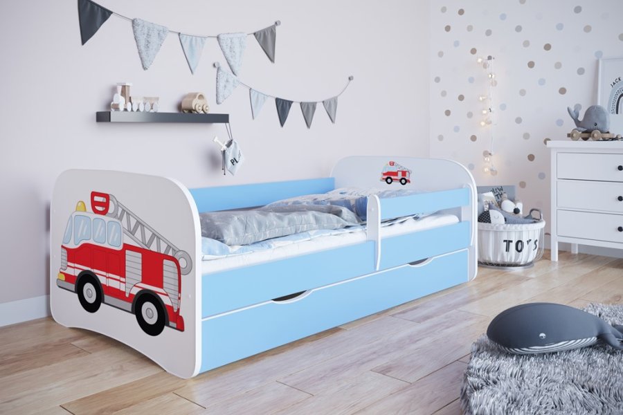 Babydreams juniorseng med brandbil, m. madras, sengehest, skuffe - hvid og bl laminat (180x80)