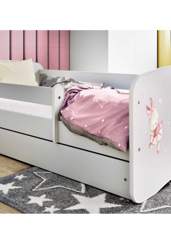 KOCOT KIDS Seng babydreams hvide kaniner med sommerfugle med skuffe med madras 160/80