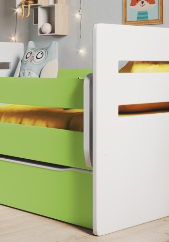 Tomi juniorseng, m. madras, sengehest, skuffe - hvid og grn spnplade og MDF (140x80)