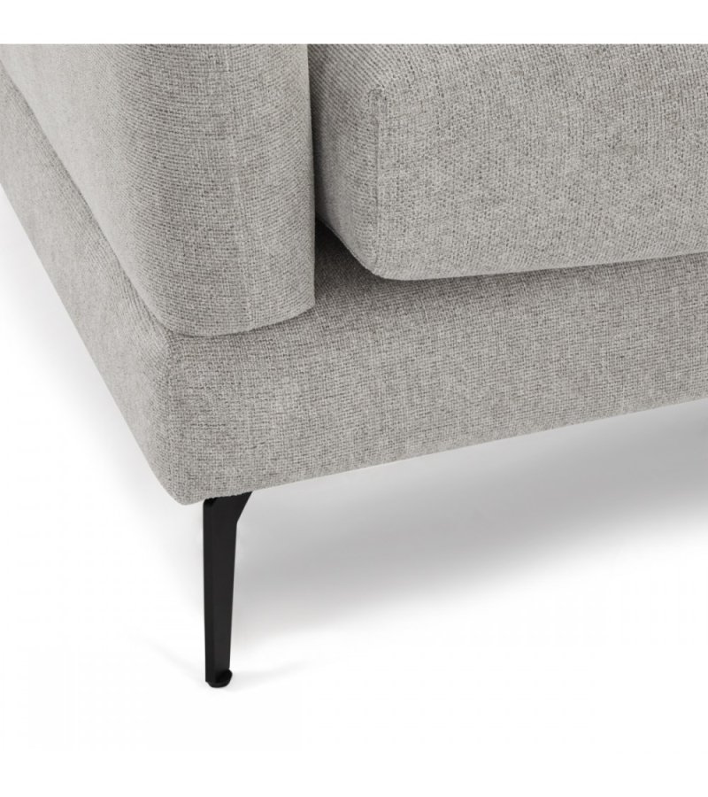 Maggie sofa, m. venstre chaiselong og 4 pyntepuder - gr og sort metal