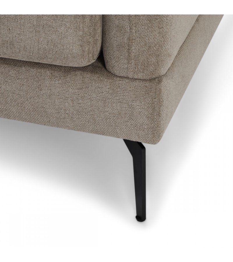 Maggie sofa, m. hjre chaiselong og 4 pyntepuder - brun stof og sort metal