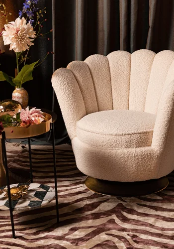 BOLD MONKEY Mother Of All Shells drejestol, m. armln - hvid bamsestof polyester og guld stl