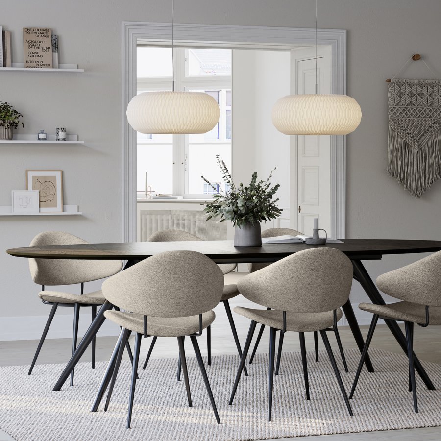 DAN-FORM NAPOLEON Stol Pebble gr bouclé stof med sorte ben