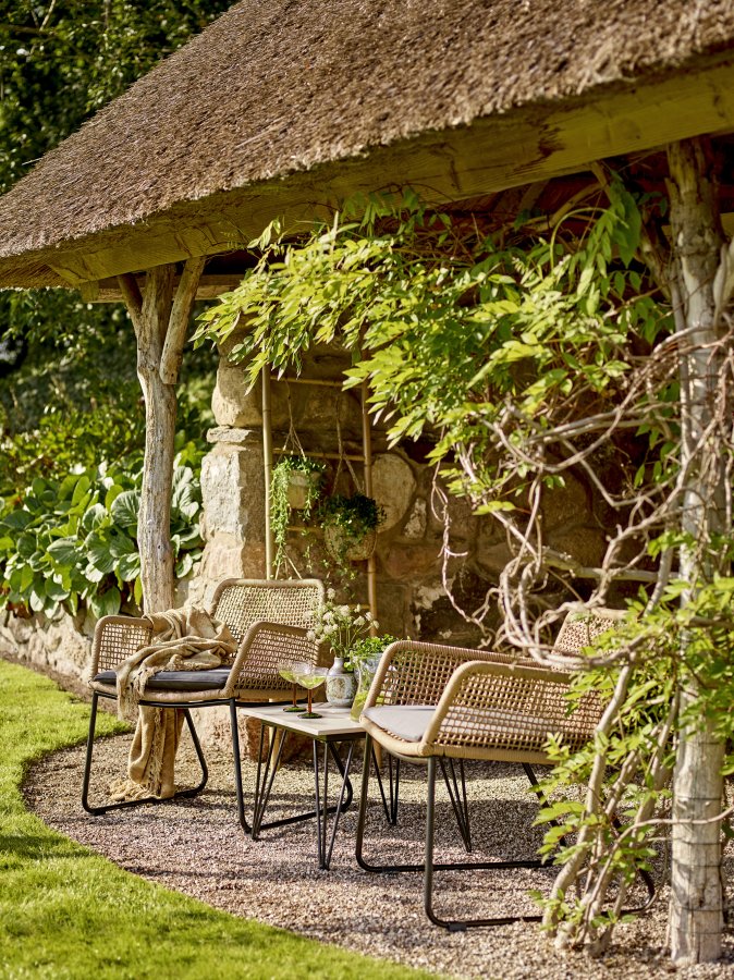 BLOOMINGVILLE Hampton udendrs sofabord, rektangulr - brun akacietr og sort metal (90x60)