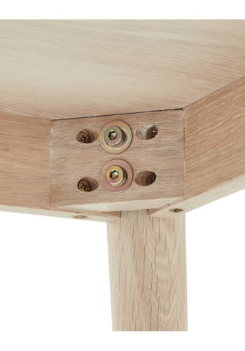 Nyborg sofabord, kvadratisk - hvidolieret egetrsfinér og tr (70x70)