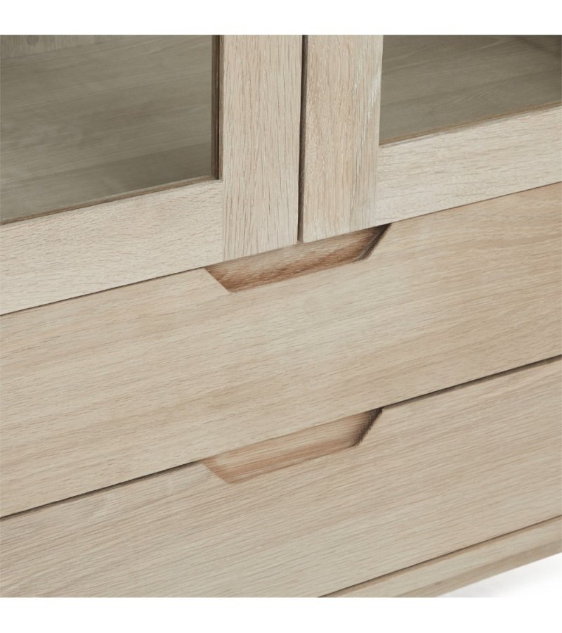 Nyborg vitrineskab, m. LED lys, 2 glaslger, 3 glashylder, 2 skuffer - hvidolieret egetrsfinér