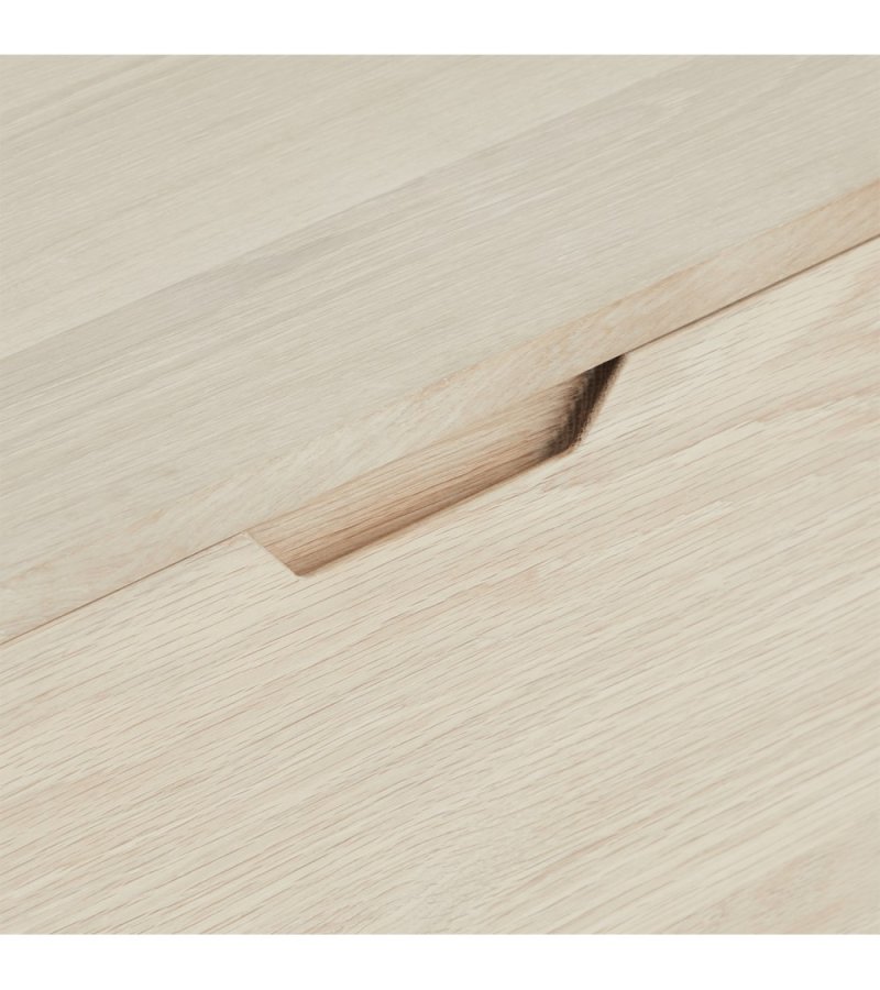 Nyborg sknk, m. 2 lger, 3 skuffer og 2 hylder - hvidolieret egetrsfinér, egetr og tr (180x45)