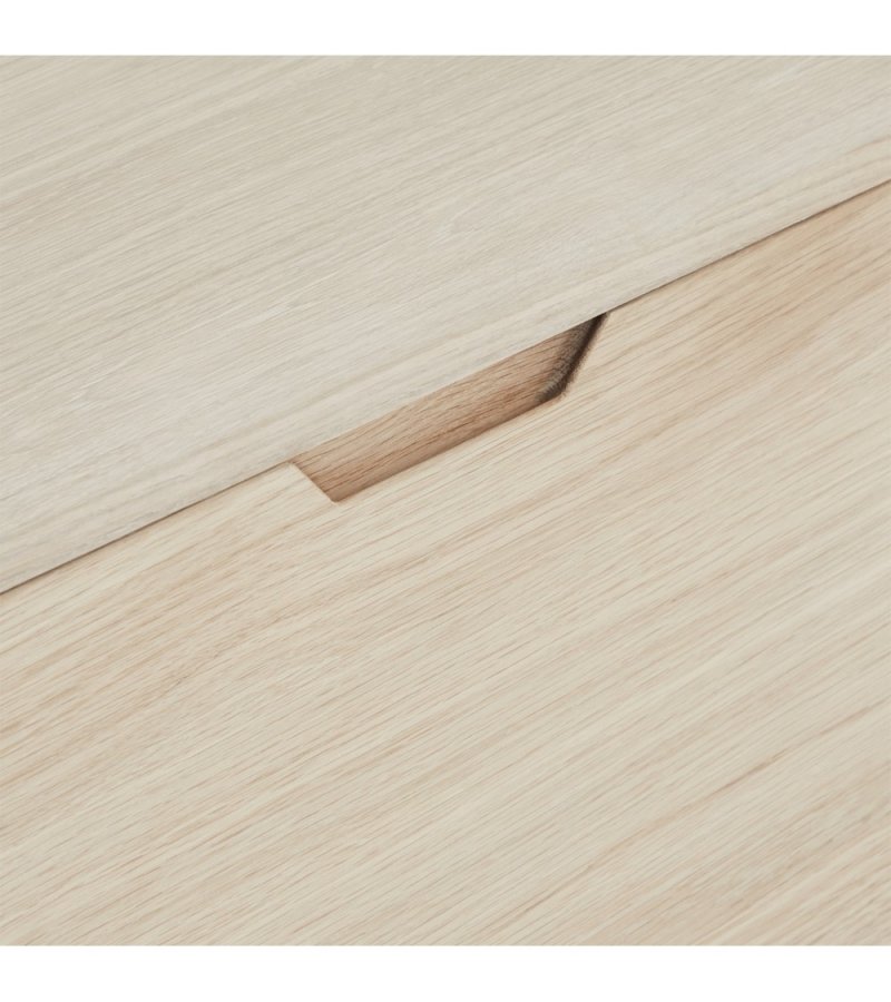 Nyborg TV-bord, m. 2 lger og 3 hylder - hvidolieret egetrsfinér, egetr og tr (180x45)