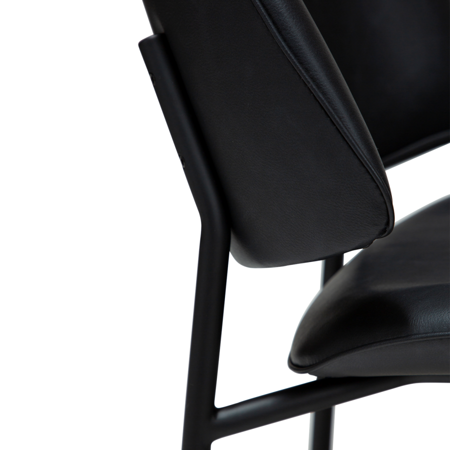 DANFORM OHMY spisebordsstol - Ravn sort kunstlder og sort stl