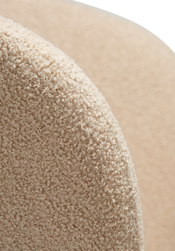 DANFORM Orbit loungestol - matteret mandel RPES boucléstof m. glimmer og antik messing stl