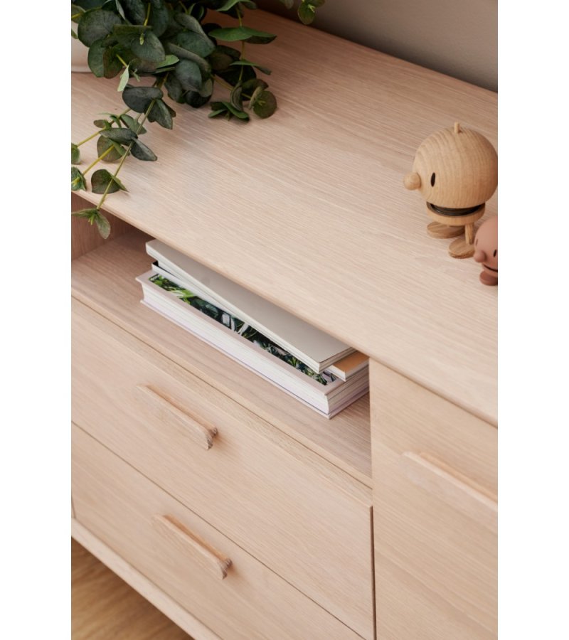 Porto Small sknk, m. 2 lger, 2 hylder, 2 skuffer, 1 rum - hvidolieret egetrsfinér og tr (160x42)