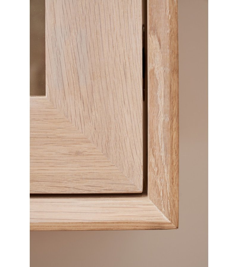 Porto Small vgskab, m. LED lys, 3 glaslger, 3 glashylder - hvidolieret egetrsfinér og egetr