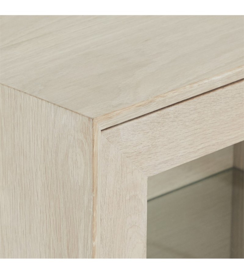 Porto Small vgskab, m. LED lys, 3 glaslger, 3 glashylder - hvidolieret egetrsfinér og egetr