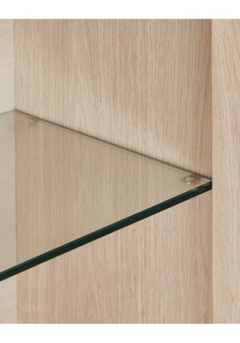 Porto Large vgskab, m. LED lys, 4 glaslger, 4 glashylder - hvidolieret egetrsfinér og egetr