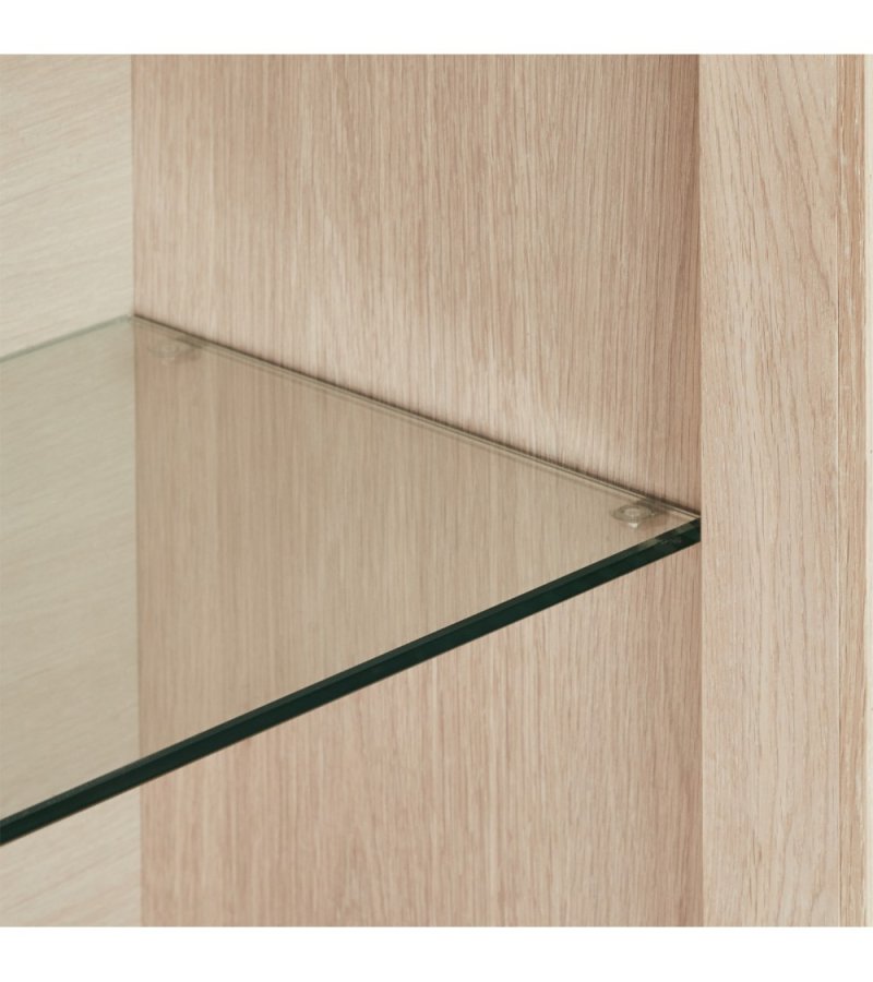 Porto Large vgskab, m. LED lys, 4 glaslger, 4 glashylder - hvidolieret egetrsfinér og egetr