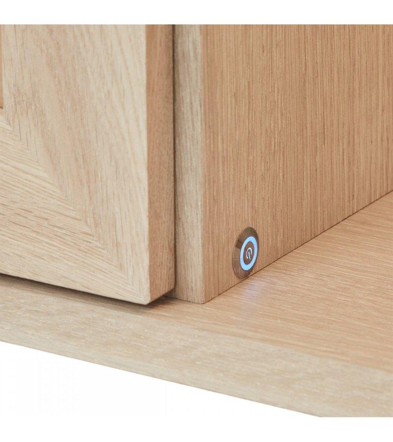 Porto Large vgskab, m. LED lys, 4 glaslger, 4 glashylder - hvidolieret egetrsfinér og egetr