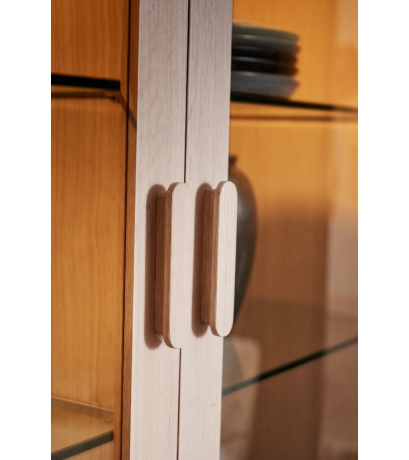 Porto vitrineskab, m. LED lys, 4 lger, 2 skuffer, 6 hylder - glas, hvidolieret egetrsfinér og tr