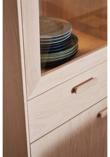 Porto vitrineskab, m. LED lys, 4 lger, 2 skuffer, 6 hylder - glas, hvidolieret egetrsfinér og tr