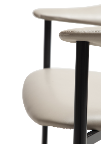 DAN-FORM ROVER Lounge Chair Cashmere art. lder med sorte ben