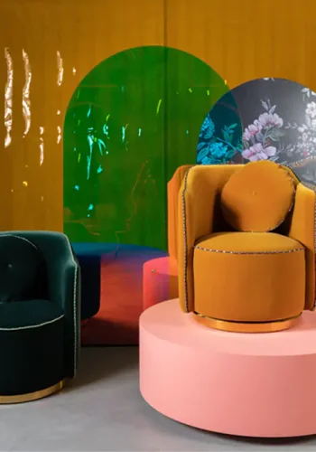 BOLD MONKEY Sassy Granny drejestol, m. armln og pude - mrkegrn fljl polyester og messing stl