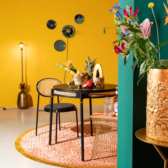 BOLD MONKEY Don't Stop The Webbing spisebord, rund - sort finér, rattan og sort jern (96)