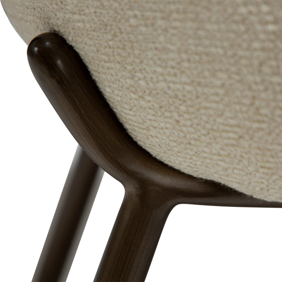 DANFORM Utopia spisebordsstol, hj ryg - matteret mandel boucléstof m. glimmer og antik messing stl