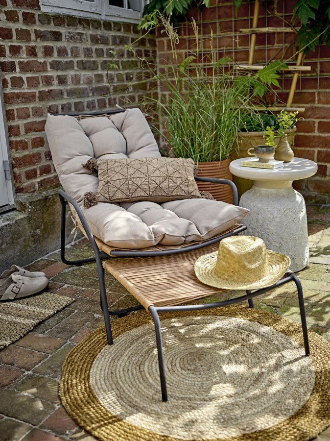 BLOOMINGVILLE Boel liggestol, m. taburet og pude - natur flet og sort metal